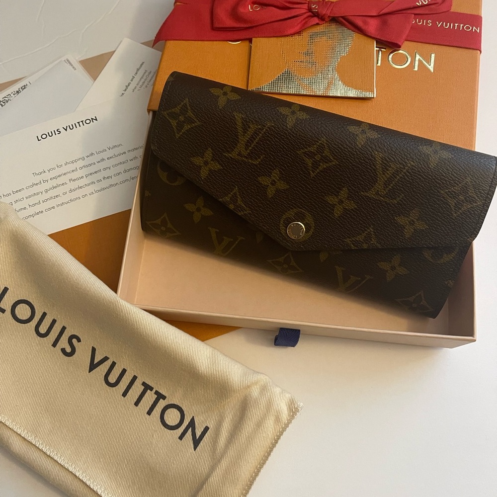 Louis Vuitton Sarah wallet